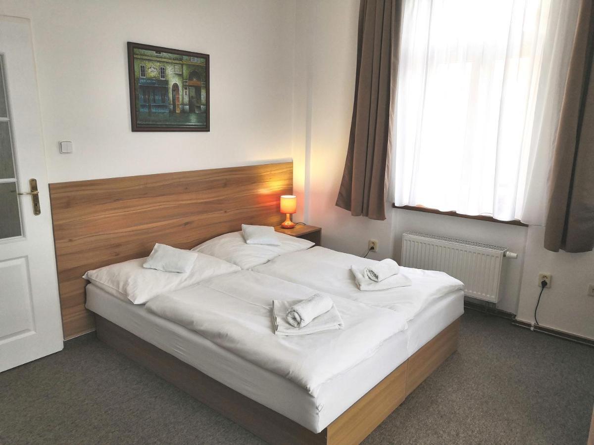 Hotel U Brany Uherský Brod Buitenkant foto