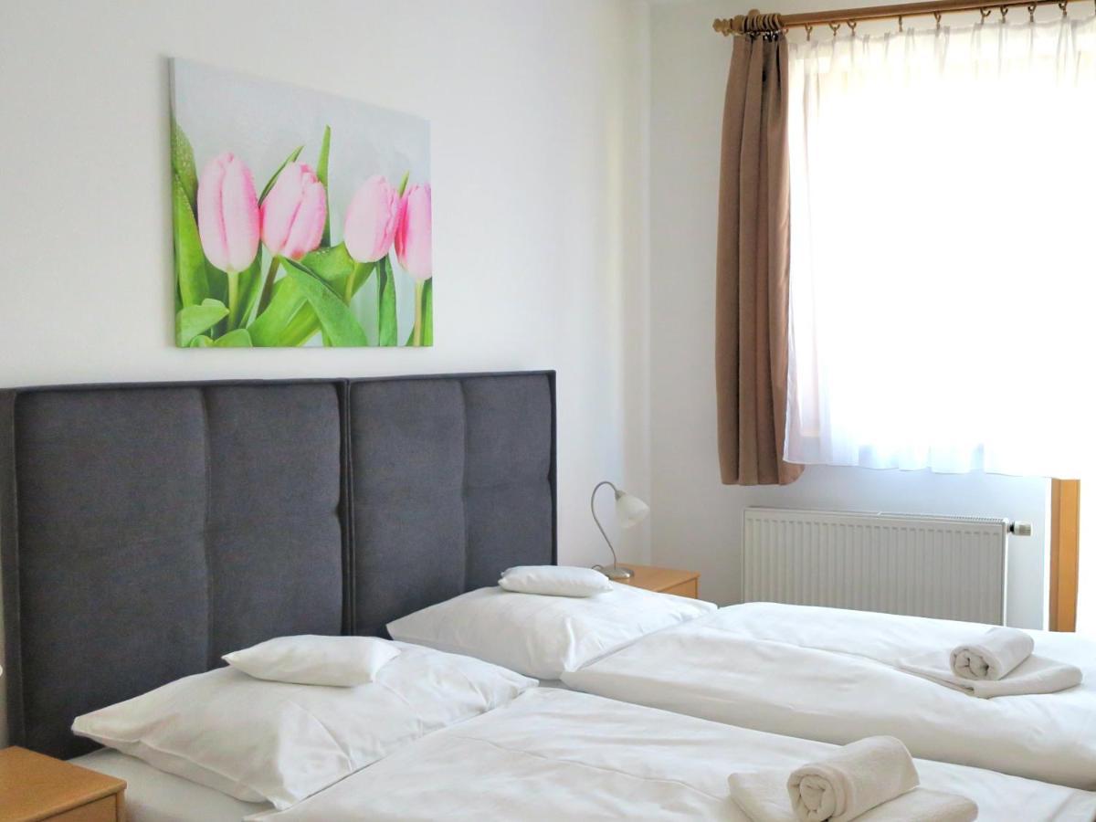Hotel U Brany Uherský Brod Buitenkant foto